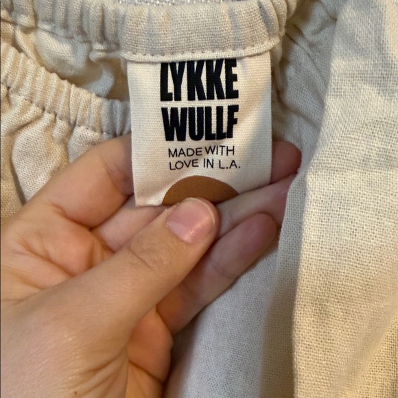 Lykke Wullf linen Cream Puff Sleeve Women's Top - Picture 2 of 3